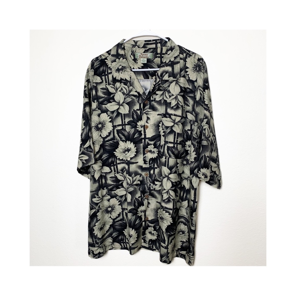 TOMMY BAHAMA Silk Button Down Camp Shirt